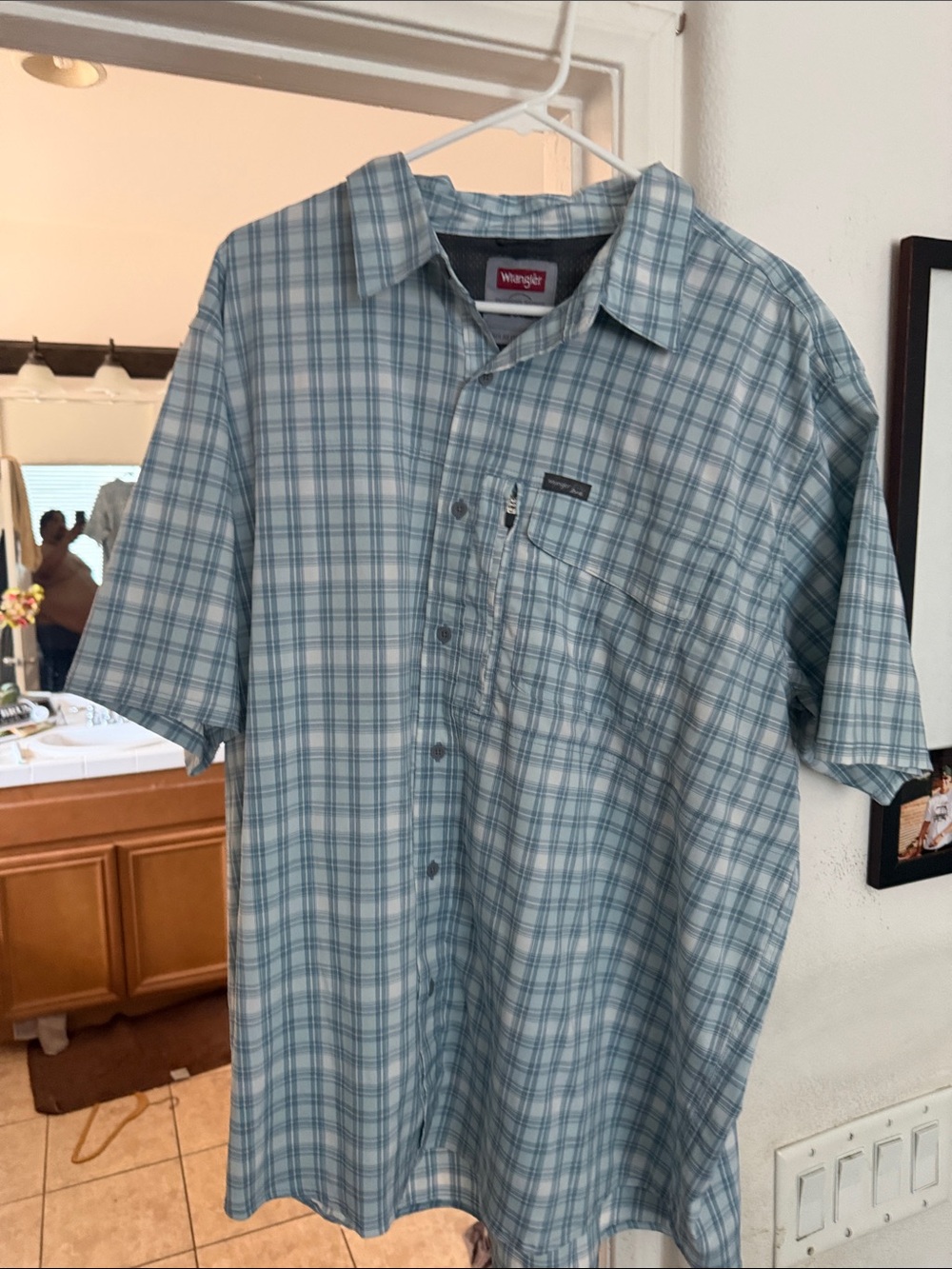 Wrangler Men’s Blue Plaid Short-Sleeve Button-Down Shirt. XXL